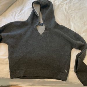 Never worn gap fit crop